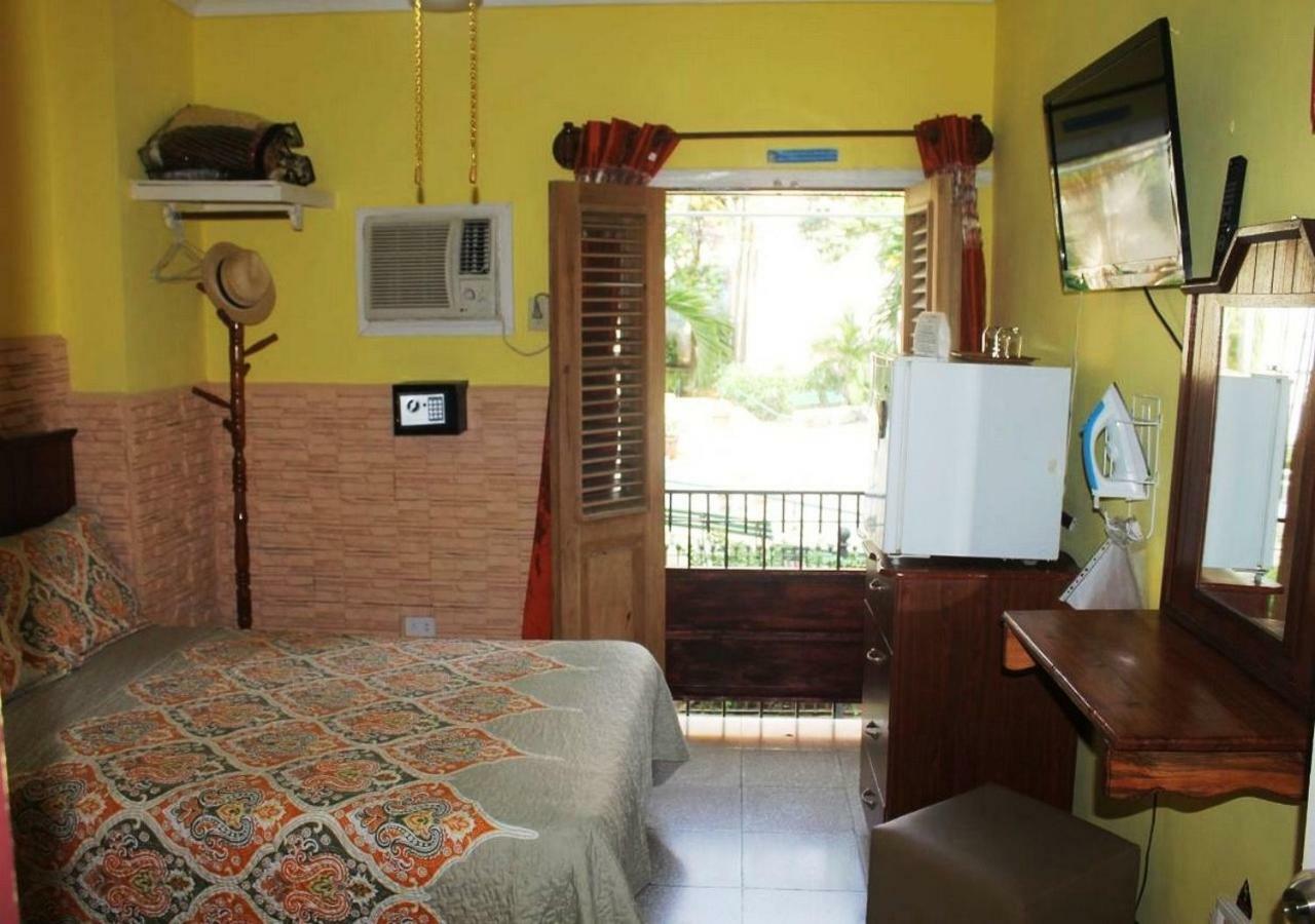 Hostal Yolanda Habana Vieja Havana Ngoại thất bức ảnh